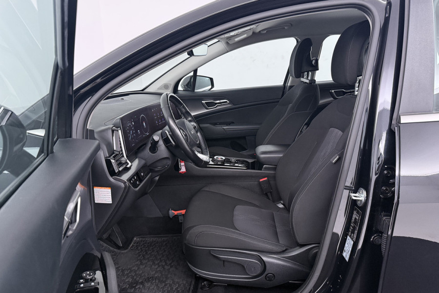 Kia Sportage 1.6 T-GDi Hybrid DynamicLine (TREKHAAK, DIGITALE COCKPIT, CRUISE ADAPTIEF, CAMERA, NAVIGATIE)
