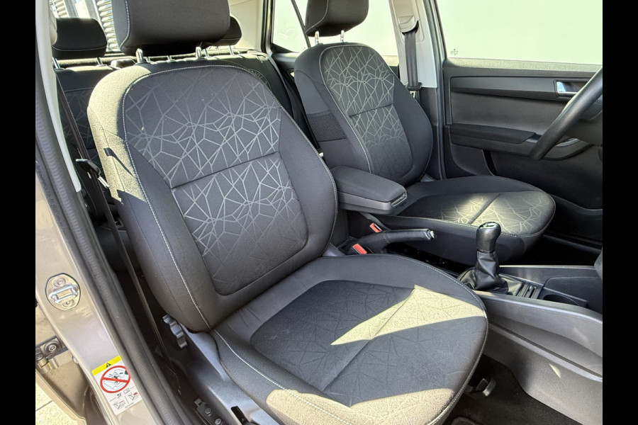 Škoda Fabia BWJ 2019 | 1.0TSI 96PK Clever | TREKHAAK | CLIMA | NAVIGATIE | CRUISE | PDC | LICHTMETAAL | CARPLAY |