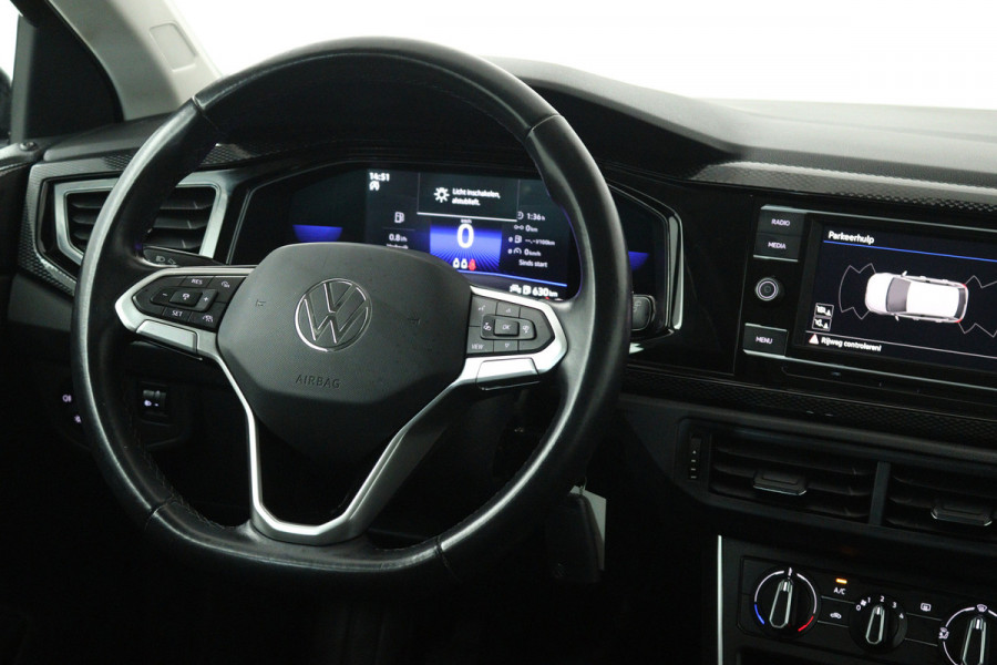 Volkswagen Polo 1.0 TSI Life (PARKEERSENSOREN, DIGITALE COCKPIT, CRUISE ADAPTIEF, CARPLAY)