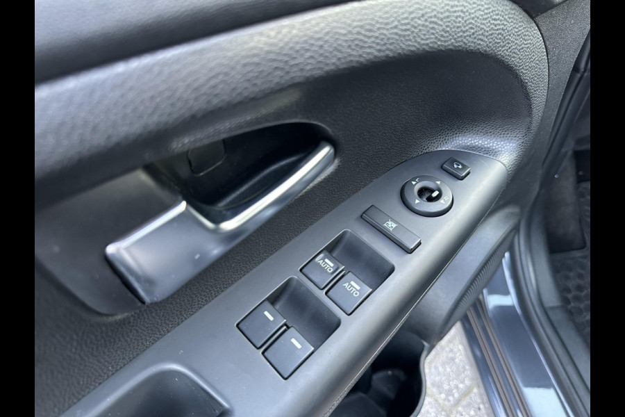 Kia Venga 1.6 CVVT Automaat DynamicPLusLine 1eEig|Navi|Camera|Trekhaak|Cruise