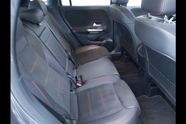 Mercedes-Benz GLA 250 e Business Sol. AMG Limited | Night pakket | Multi Beam Led | Stoelverw. | Camera | Navigatie | Cruise, PDC V+A, App. connect, Draadloze tel. lader, Sfeerverlichting