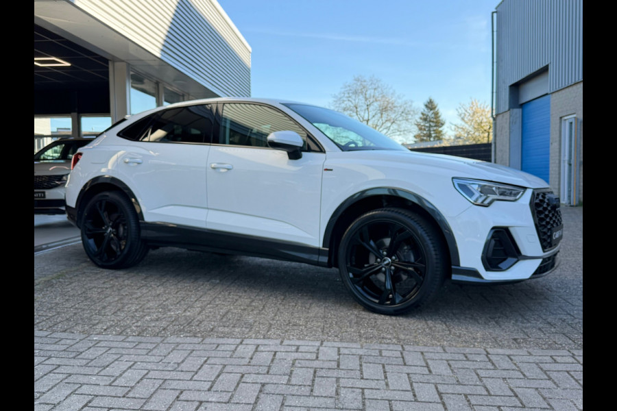 Audi Q3 Sportback 35 TFSI Pro Line S | Automaat 150Pk | Carplay Navi | Climate | Camera | Cruise | 20".