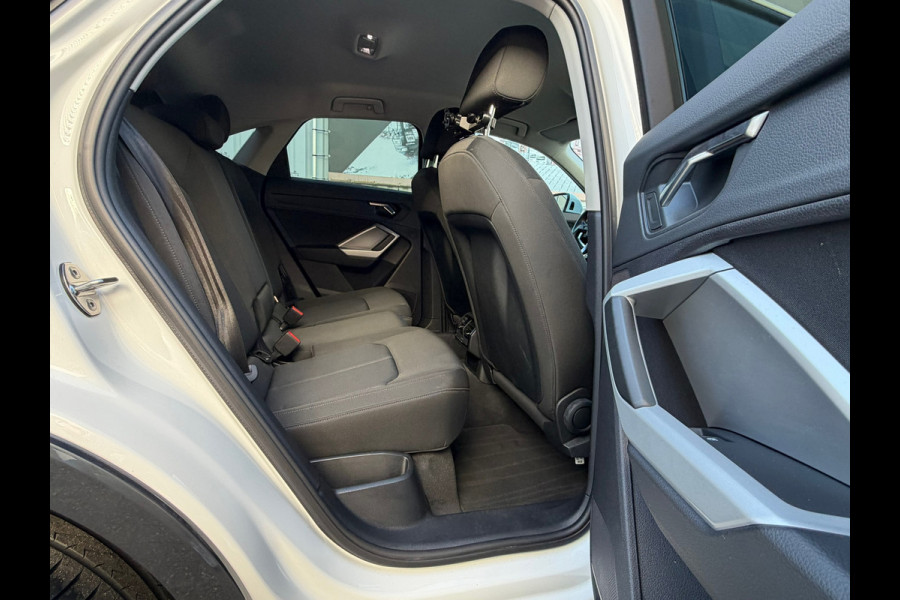 Audi Q3 Sportback 35 TFSI Pro Line S | Automaat 150Pk | Carplay Navi | Climate | Camera | Cruise | 20".