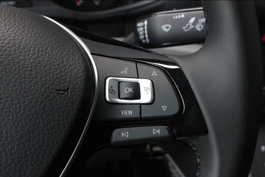 Volkswagen Crafter 2.0 TDI L3H3 Highline LED / XENON / APPLE CARPLAY / NAVIGATIE / DSG / FULL BLACK / 140PK / AUTOMAAT / 3-ZITS