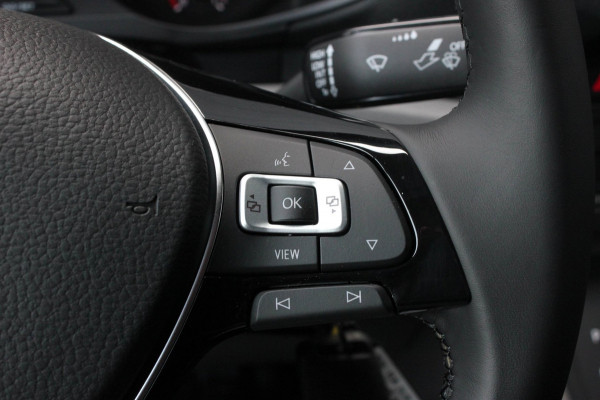 Volkswagen Crafter 2.0 TDI L3H3 Highline LED / XENON / APPLE CARPLAY / NAVIGATIE / DSG / FULL BLACK / 140PK / AUTOMAAT / 3-ZITS