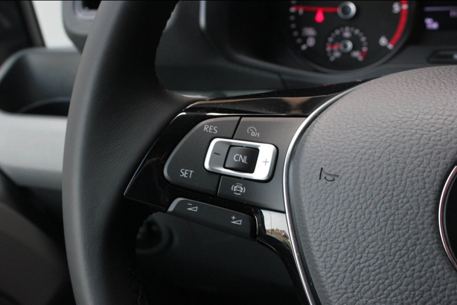 Volkswagen Crafter 2.0 TDI L3H3 Highline LED / XENON / APPLE CARPLAY / NAVIGATIE / DSG / FULL BLACK / 140PK / AUTOMAAT / 3-ZITS