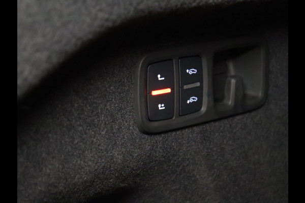 Audi Q8 60 TFSI e quattro Competition [SCHUIFDAK, RS STOELEN, B&O, TREKHAAK, APPLE CARPLAY, MEMORY SEATS, HEAD-UP, LEDEREN SPORTSTOELEN, STOELVERKOELING, STUURVERWARMING, 360 CAMERA, ADAPTIVE CRUISE, NIEUWSTAAT]