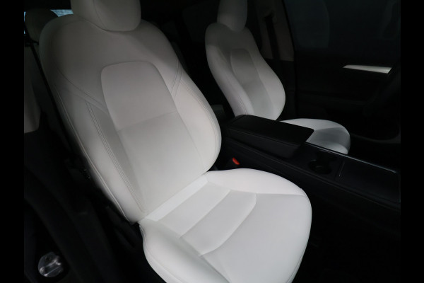 Tesla Model Y RWD 58 kWh [AUTOPILOT, TREKHAAK AFNEEMBAAR, PANORAMADAK, STUURVERWARMING, STOELVERWARMING, CAMERA, ELEKTRISCHE ACHTERKLEP, PDC V+A, VOL LEDER, CRUISE CONTROL, NIEUWSTAAT]