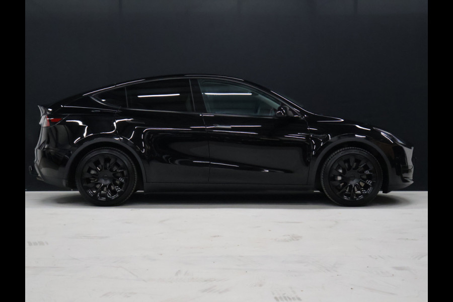 Tesla Model Y RWD 58 kWh [AUTOPILOT, TREKHAAK AFNEEMBAAR, PANORAMADAK, STUURVERWARMING, STOELVERWARMING, CAMERA, ELEKTRISCHE ACHTERKLEP, PDC V+A, VOL LEDER, CRUISE CONTROL, NIEUWSTAAT]