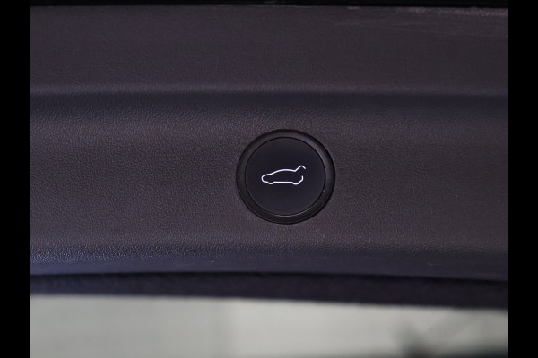 Tesla Model Y RWD 58 kWh [AUTOPILOT, TREKHAAK AFNEEMBAAR, PANORAMADAK, STUURVERWARMING, STOELVERWARMING, CAMERA, ELEKTRISCHE ACHTERKLEP, PDC V+A, VOL LEDER, CRUISE CONTROL, NIEUWSTAAT]