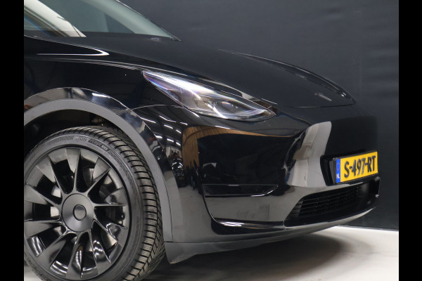 Tesla Model Y RWD 58 kWh [AUTOPILOT, TREKHAAK AFNEEMBAAR, PANORAMADAK, STUURVERWARMING, STOELVERWARMING, CAMERA, ELEKTRISCHE ACHTERKLEP, PDC V+A, VOL LEDER, CRUISE CONTROL, NIEUWSTAAT]