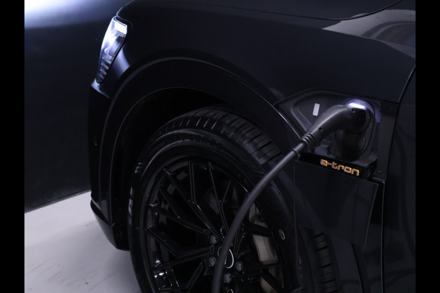 Audi e-tron 55 quattro Business edition Plus 95 kWh [SCHUIFDAK, MEMORY SEATS, CAMERA, APPLE CARPLAY, ANDROID AUTO, NIEUWSTAAT]