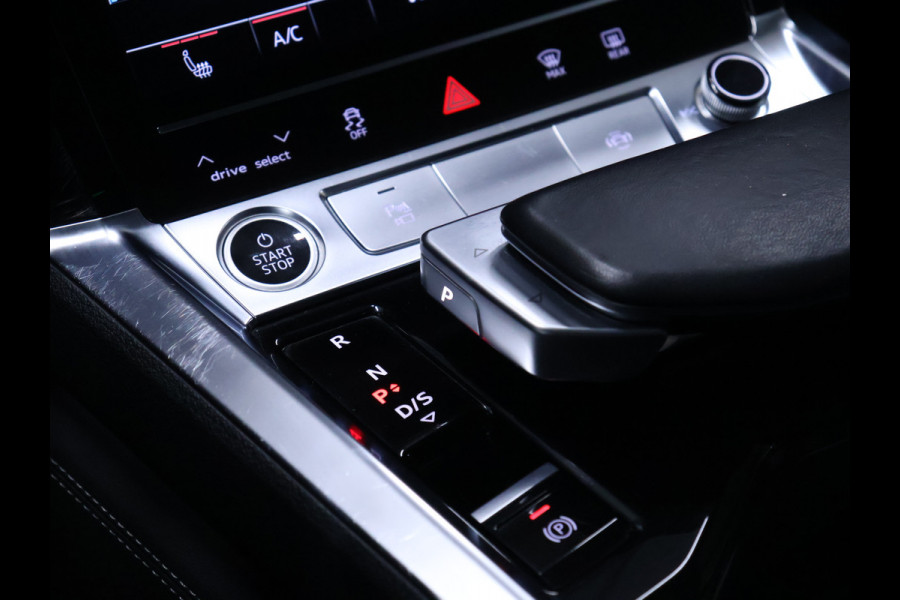 Audi e-tron 55 quattro Business edition Plus 95 kWh [SCHUIFDAK, MEMORY SEATS, CAMERA, APPLE CARPLAY, ANDROID AUTO, NIEUWSTAAT]