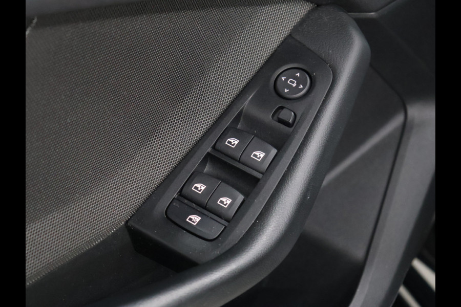 BMW 1-serie 120i Executive Edition [HARMAN/KARDON, APPLE CARPLAY, ANDROID, ADAPTIVE CRUISE CONTROL, CAMERA, CLIMATE CONTROL, NIEUWSTAAT]