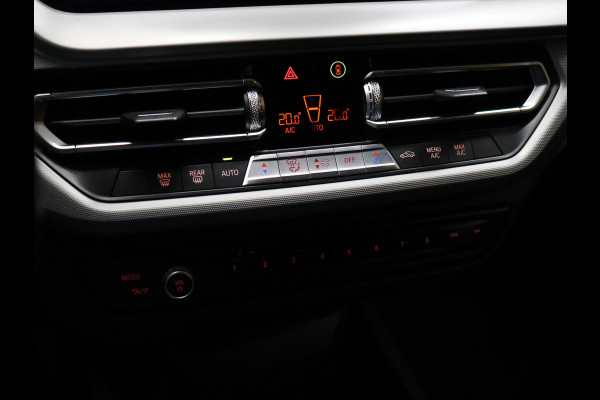 BMW 1-serie 120i Executive Edition [HARMAN/KARDON, APPLE CARPLAY, ANDROID, ADAPTIVE CRUISE CONTROL, CAMERA, CLIMATE CONTROL, NIEUWSTAAT]
