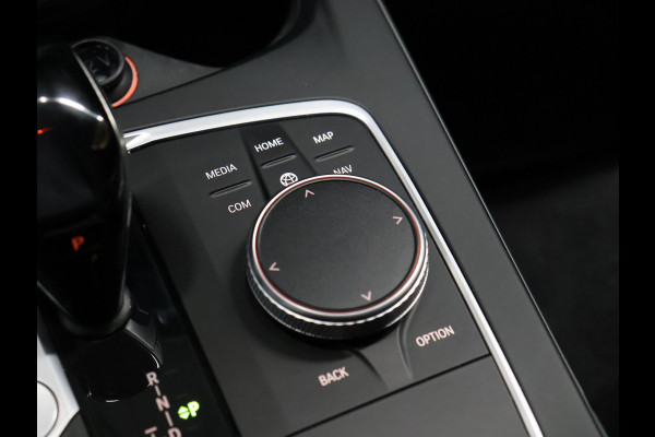 BMW 1-serie 120i Executive Edition [HARMAN/KARDON, APPLE CARPLAY, ANDROID, ADAPTIVE CRUISE CONTROL, CAMERA, CLIMATE CONTROL, NIEUWSTAAT]