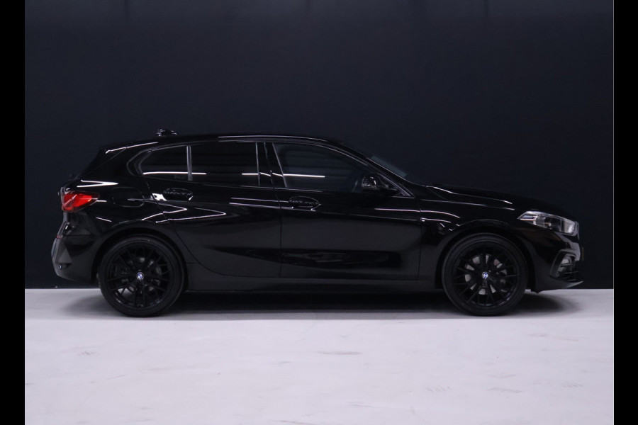 BMW 1-serie 118i M Sport [SFEERVERLICHTING, APPLE CARPLAY, ANDROID AUTO, STOELVERWARMING, M SPORTSTUUR, CRUISE CONTROL, NIEUWSTAAT]