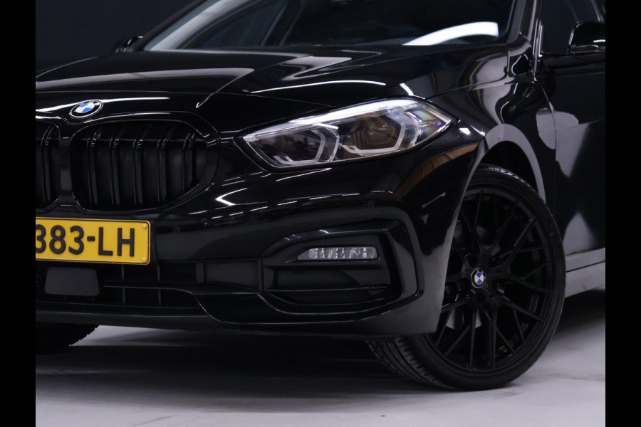 BMW 1-serie 118i M Sport [SFEERVERLICHTING, APPLE CARPLAY, ANDROID AUTO, STOELVERWARMING, M SPORTSTUUR, CRUISE CONTROL, NIEUWSTAAT]