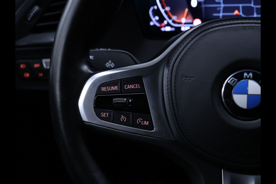 BMW 1-serie 118i M Sport [SFEERVERLICHTING, APPLE CARPLAY, ANDROID AUTO, STOELVERWARMING, M SPORTSTUUR, CRUISE CONTROL, NIEUWSTAAT]