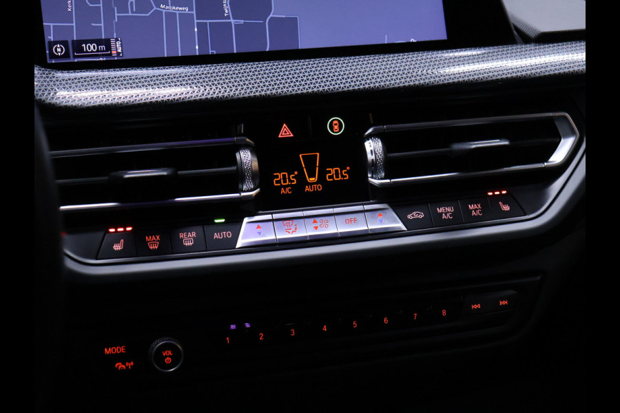 BMW 1-serie 118i M Sport [SFEERVERLICHTING, APPLE CARPLAY, ANDROID AUTO, STOELVERWARMING, M SPORTSTUUR, CRUISE CONTROL, NIEUWSTAAT]