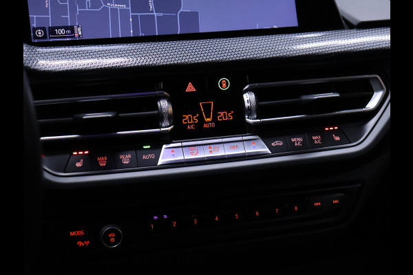BMW 1-serie 118i M Sport [SFEERVERLICHTING, APPLE CARPLAY, ANDROID AUTO, STOELVERWARMING, M SPORTSTUUR, CRUISE CONTROL, NIEUWSTAAT]