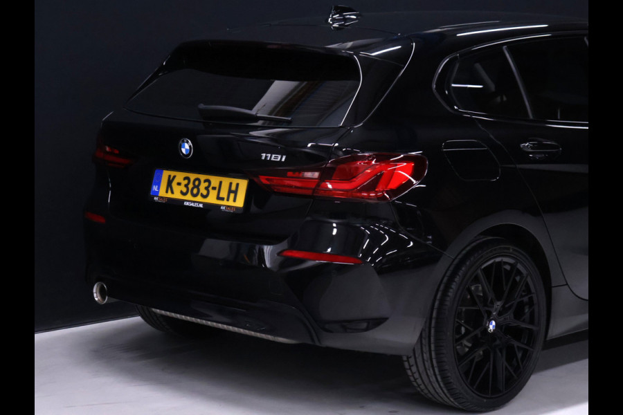 BMW 1-serie 118i M Sport [SFEERVERLICHTING, APPLE CARPLAY, ANDROID AUTO, STOELVERWARMING, M SPORTSTUUR, CRUISE CONTROL, NIEUWSTAAT]