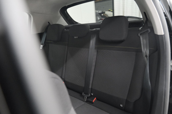 Citroën C3 PureTech 110 EAT6 Max | Apple Carplay | Parkeersensoren | 16 Inch Lichtmetalen Velgen