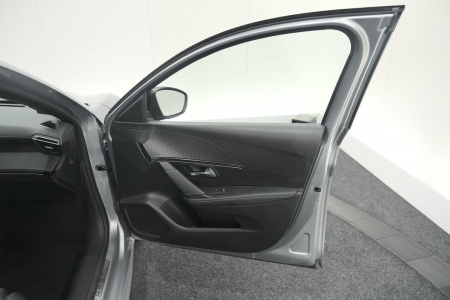 Peugeot 208 PureTech 100 GT Dark Edition | Camera | Navigatie | Apple Carplay | Parkeersensoren