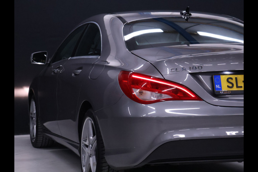 Mercedes-Benz CLA-Klasse 180 AMG [APPLE CARPLAY, AMG VELG, LEDER INTERIEUR, CRUISE CONTROL, AUTOMATISCH DIMLICHT, SCHAKELFLIPPERS, NIEUWSTAAT]