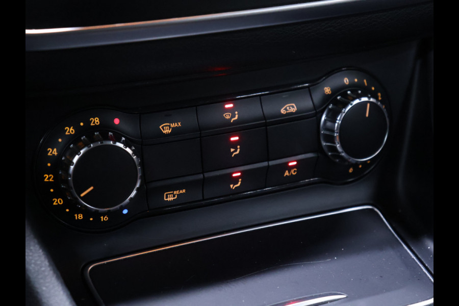 Mercedes-Benz CLA-Klasse 180 AMG [APPLE CARPLAY, AMG VELG, LEDER INTERIEUR, CRUISE CONTROL, AUTOMATISCH DIMLICHT, SCHAKELFLIPPERS, NIEUWSTAAT]