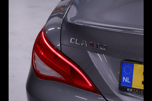 Mercedes-Benz CLA-Klasse 180 AMG [APPLE CARPLAY, AMG VELG, LEDER INTERIEUR, CRUISE CONTROL, AUTOMATISCH DIMLICHT, SCHAKELFLIPPERS, NIEUWSTAAT]