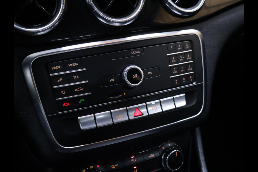 Mercedes-Benz CLA-Klasse 180 AMG [APPLE CARPLAY, AMG VELG, LEDER INTERIEUR, CRUISE CONTROL, AUTOMATISCH DIMLICHT, SCHAKELFLIPPERS, NIEUWSTAAT]