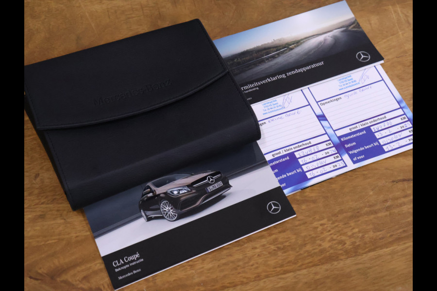 Mercedes-Benz CLA-Klasse 180 AMG [APPLE CARPLAY, AMG VELG, LEDER INTERIEUR, CRUISE CONTROL, AUTOMATISCH DIMLICHT, SCHAKELFLIPPERS, NIEUWSTAAT]