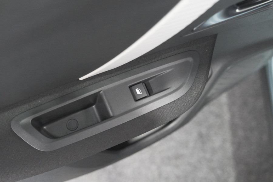 Citroën C4 Puretech 130 Plus | Camera | Apple Carplay | Parkeersensoren