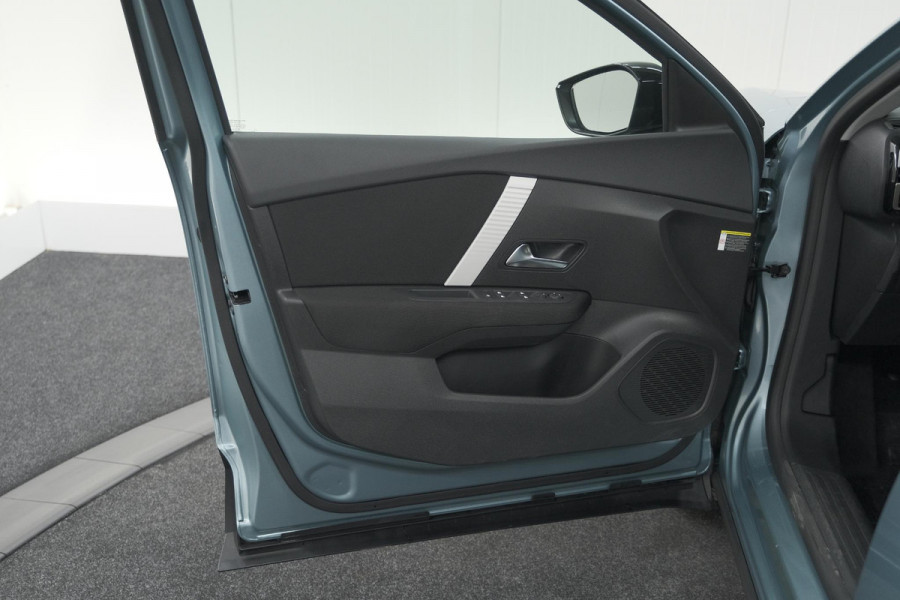 Citroën C4 Puretech 130 Plus | Camera | Apple Carplay | Parkeersensoren