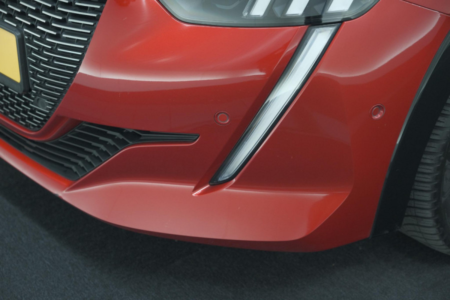 Peugeot 208 PureTech 130 EAT8 GT | Panoramadak | Camera | Apple Carplay | Stoelverwarming
