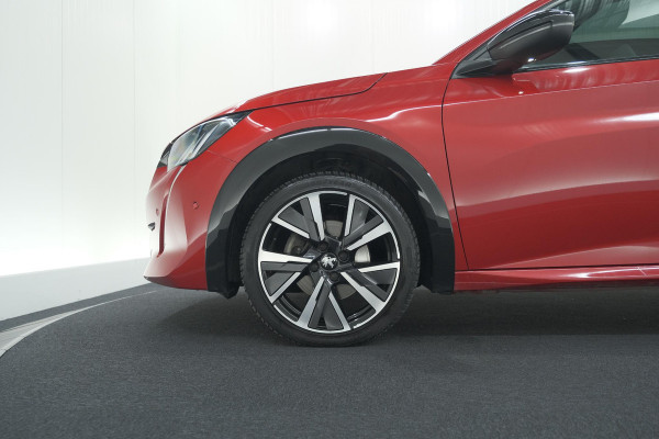 Peugeot 208 PureTech 130 EAT8 GT | Panoramadak | Camera | Apple Carplay | Stoelverwarming