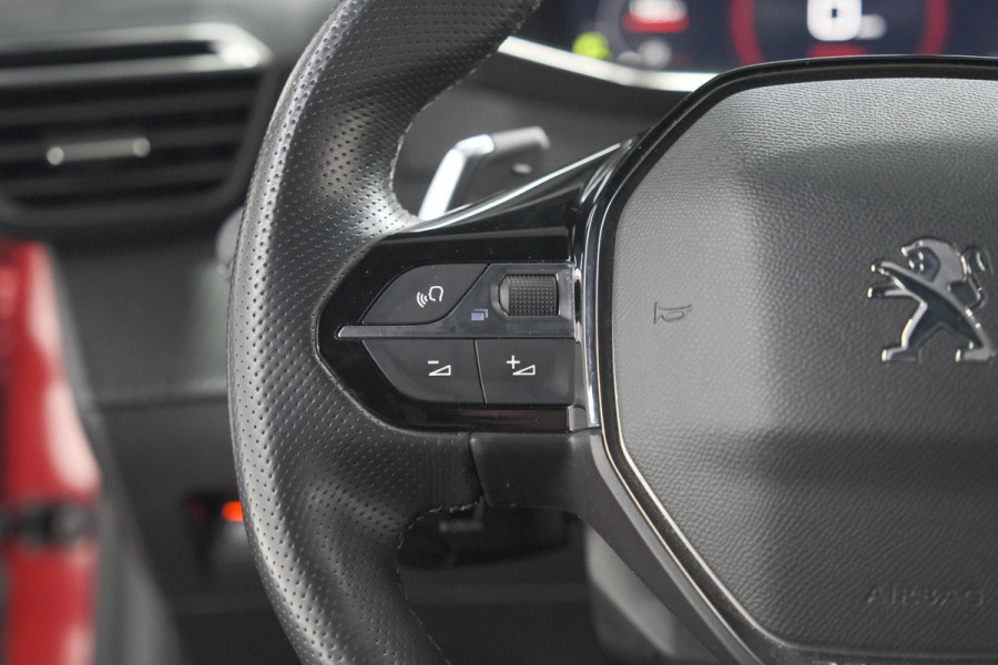 Peugeot 208 PureTech 130 EAT8 GT | Panoramadak | Camera | Apple Carplay | Stoelverwarming