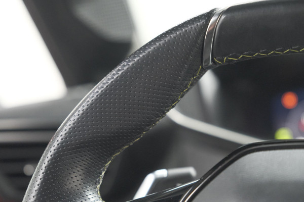 Peugeot 208 PureTech 130 EAT8 GT | Panoramadak | Camera | Apple Carplay | Stoelverwarming