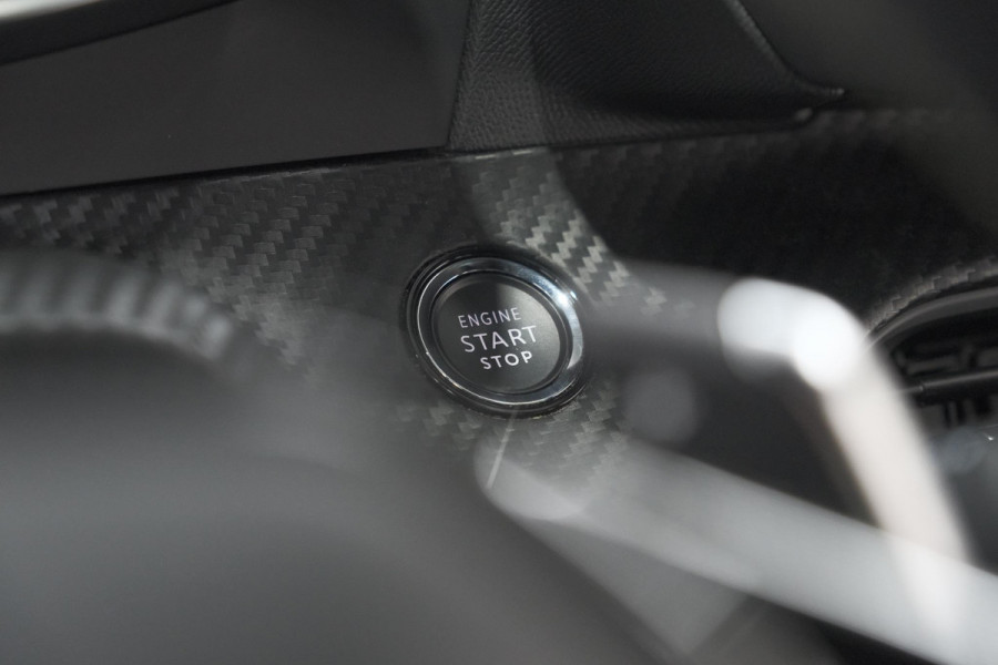 Peugeot 208 PureTech 130 EAT8 GT | Panoramadak | Camera | Apple Carplay | Stoelverwarming