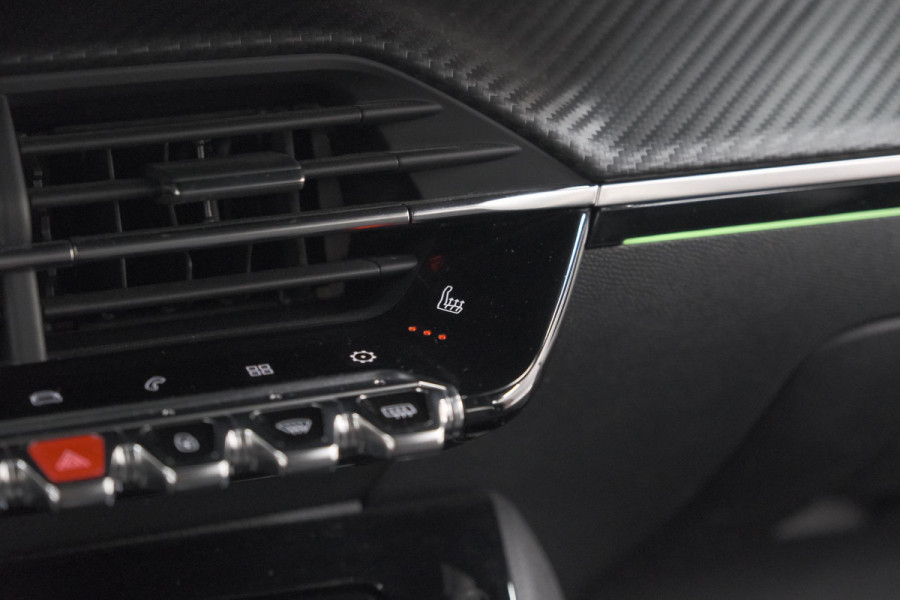 Peugeot 208 PureTech 130 EAT8 GT | Panoramadak | Camera | Apple Carplay | Stoelverwarming