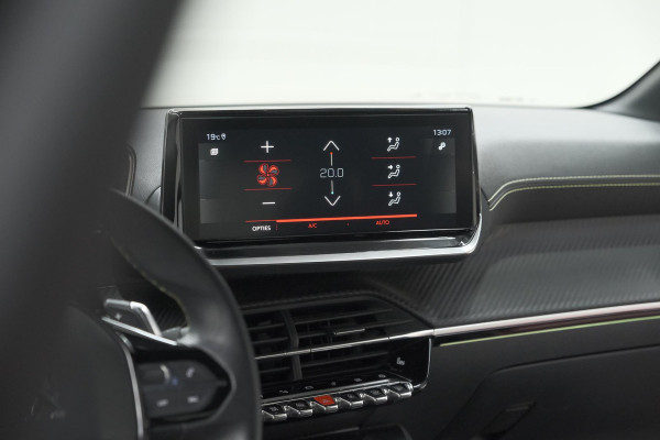 Peugeot 208 PureTech 130 EAT8 GT | Panoramadak | Camera | Apple Carplay | Stoelverwarming