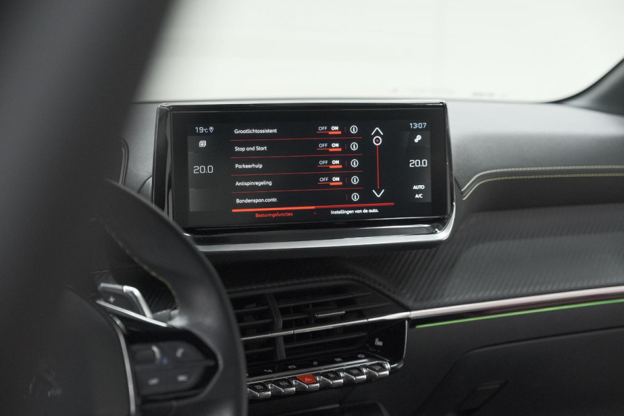 Peugeot 208 PureTech 130 EAT8 GT | Panoramadak | Camera | Apple Carplay | Stoelverwarming