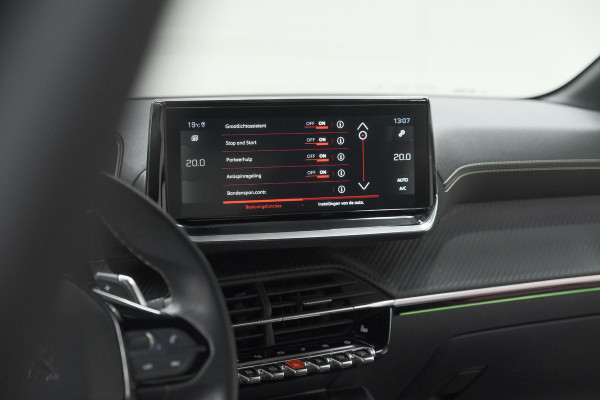 Peugeot 208 PureTech 130 EAT8 GT | Panoramadak | Camera | Apple Carplay | Stoelverwarming