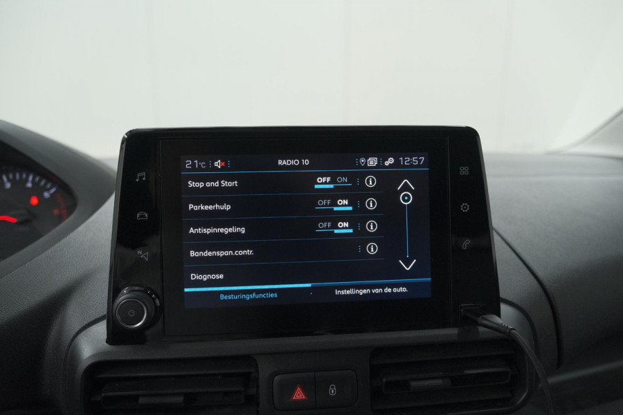 Peugeot Partner 1.5 BlueHDi 100 S&S L1 | Trekhaak | Apple Carplay | Laadruimte Pakket | 3 Zitplaatsen