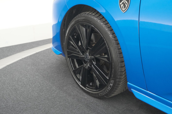 Peugeot 308 1.6 HYbrid 225 GT Pack Business | Trekhaak | 360 Camera | Adaptieve Cruise Control | Massagefunctie | Focal Audio