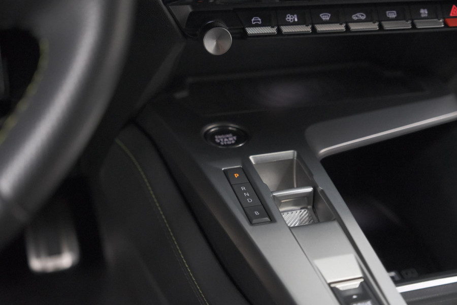 Peugeot 308 1.6 HYbrid 225 GT Pack Business | Trekhaak | 360 Camera | Adaptieve Cruise Control | Massagefunctie | Focal Audio