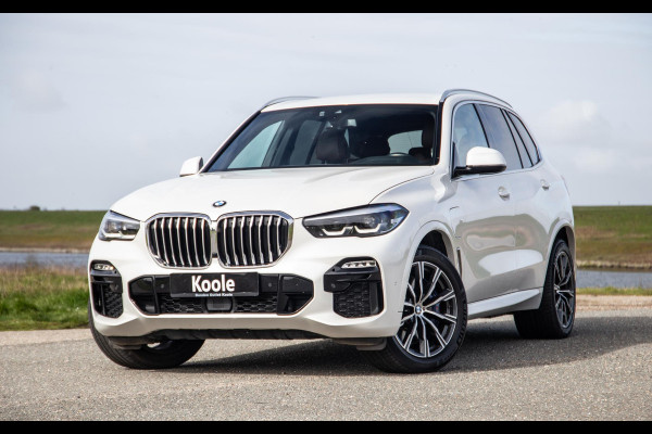 BMW X5 xDrive45e High Executive M PAKKET / BRUIN LEER / DIAMAND POOK / STOEL VERWARMING / CAMERA