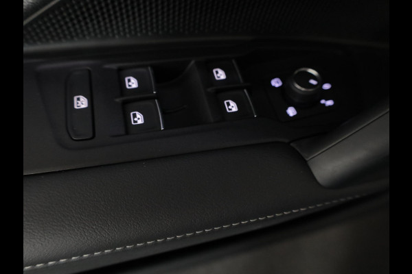 Volkswagen Tiguan 1.5 eHybrid Elegance 204 pk Automaat (DSG) | SOH 100% | Verlengde garantie | Navigatie | Panoramadak | Trekhaak (wegklapbaar) | Parkeersensoren (Park assist) | Rondomzicht camera | Stoelverwarming v/a |