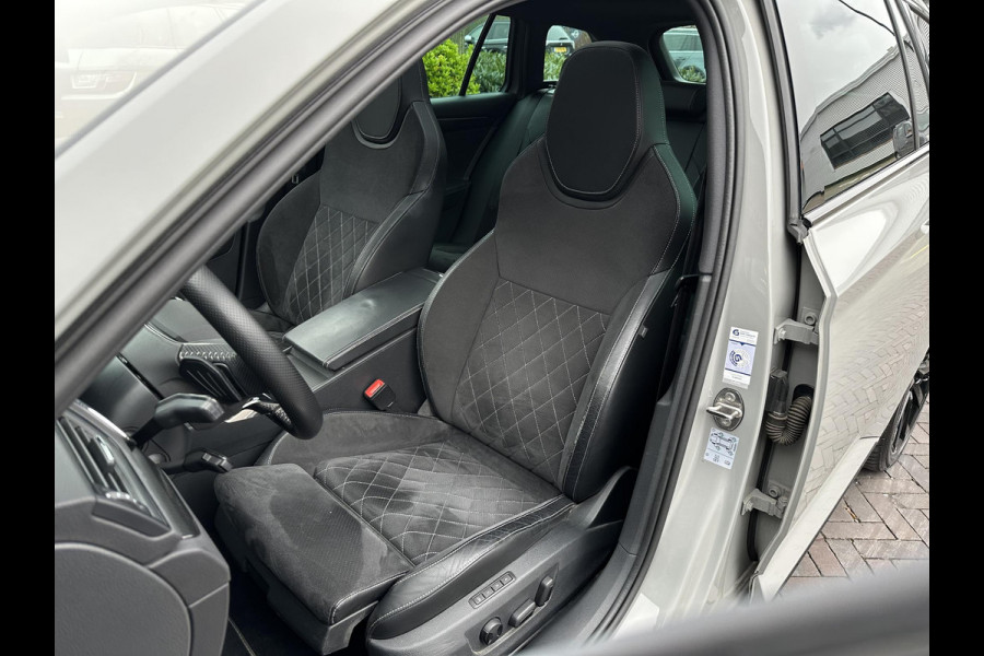 Škoda Superb Combi 1.4 TSI iV Sportline Business Panoramadak Adapt. Cruise LED Standkachel Trekhaak 19''LM